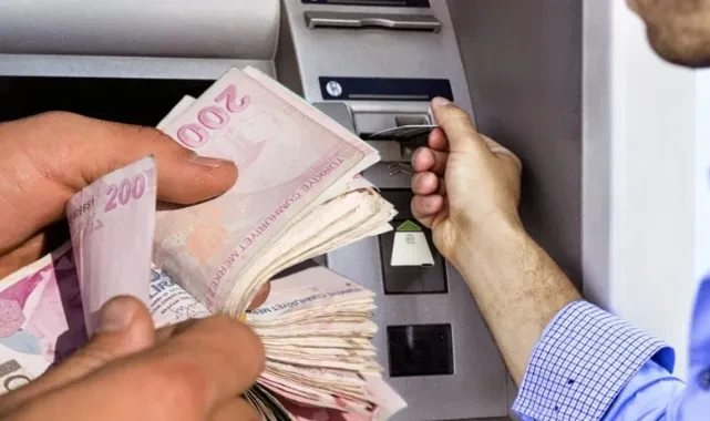 Emeklilerin Zam Farkları Bugün Yatıyor