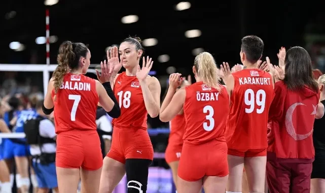 Filenin Sultanları yarı finalde! A Milli Kadın Voleybol Takımı, Çin'i 3-2 yendi