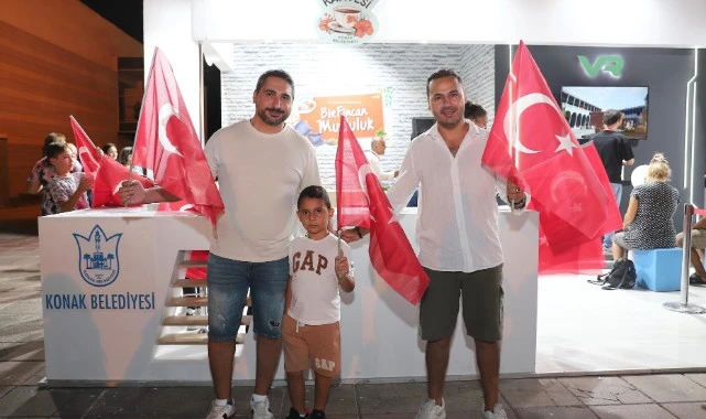 Başkan Mutlu’dan ziyaretçilere anlamlı hediye