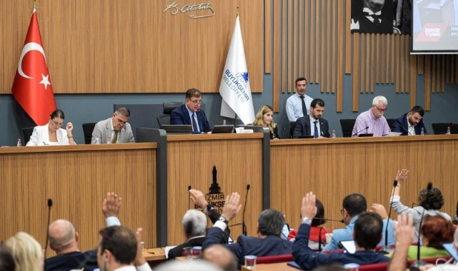 Başkan Tugay: Saygı ve bağlılıkla şehrimize hizmet edeceğiz