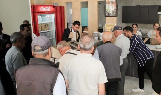 Bayraklı Belediyesi’nin kent lokantalarında "Askıda Yemek" dönemi