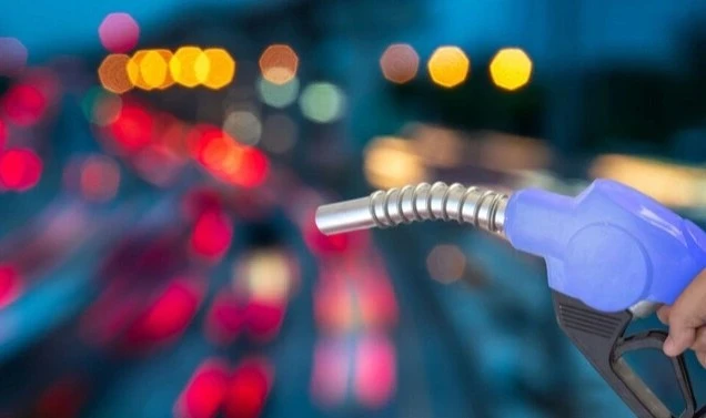 Benzin ve motorine dev zam: Pompada fiyatlar değişiyor