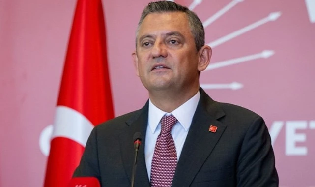 Özgür Özel'den Bakan Tekin'e: Zoruna gidiyorsa listeyi ver, okullara karanlıkta gelelim