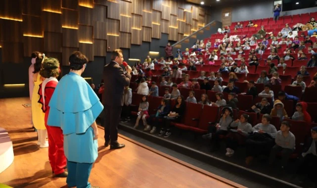 Başkan Kırgöz çocukları unutmadı