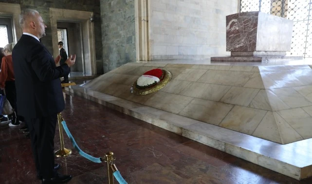 Başkan Pehlivan Atatürk'ü andı: "Açtığı yolda ilerlermek onurdur"