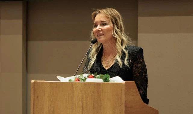Başkan Mutlu’nun kadın istihdamı ve eşitlik çalışmalarına İZİKAD’dan ödül