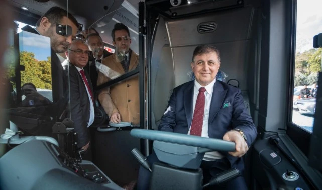 Başkan Tugay, 80 milyon Euro’luk kredi için ilk imzayı attı