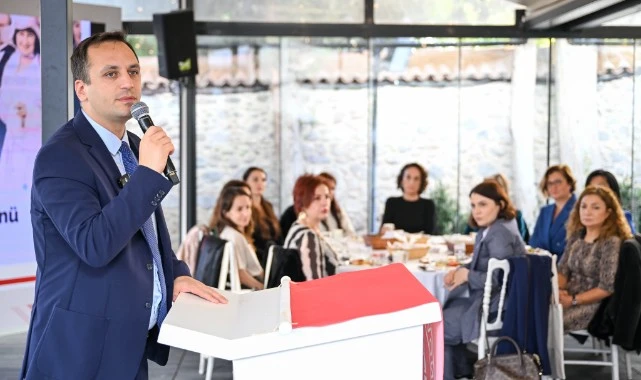 Bornova’da 5 Aralık kutlaması