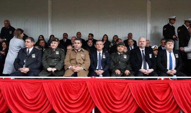 “Cumhuriyet vazgeçilmezimiz, bayrağımız emanetimizdir”