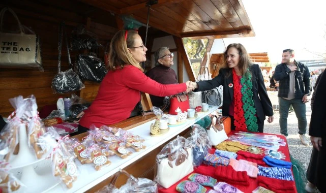 Karşıyaka’da ‘Yeni Yıl Pazarı’na coşkulu açılış