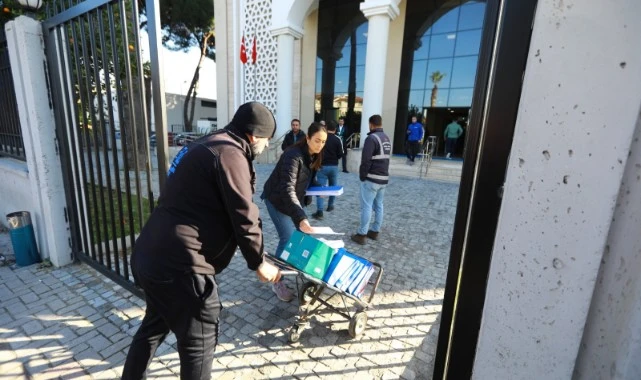 Meryem Ana Evi otopark gelirleri için mücadele sürüyor: İmzalar teslim edildi