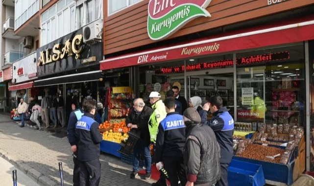 Karabağlar Belediyesi’nden kaldırım ve yol işgallerine karşı ikili denetim