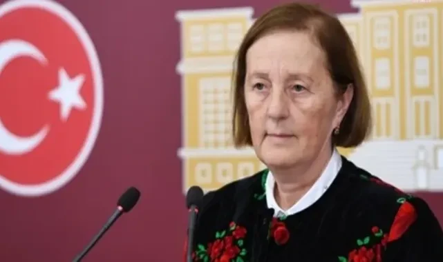 Selma Aliye Kavaf CHP'ye Katıldı
