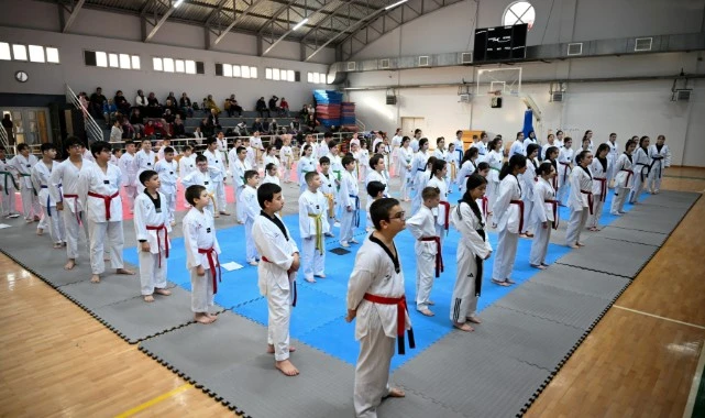 Bornova’da taekwondocuların kuşak heyecanı