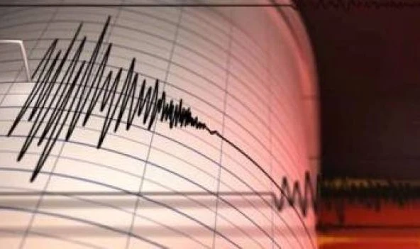 Ege Denizi'nde 4,8 büyüklüğünde deprem: Fırtına devam ediyor