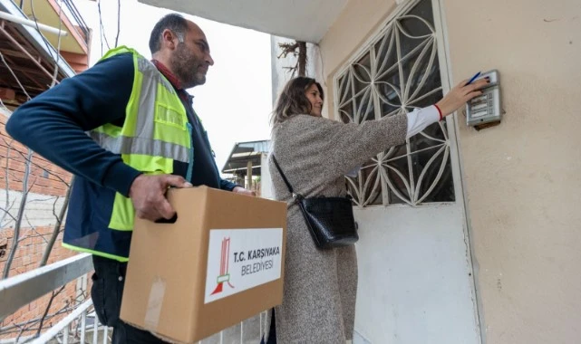 Karşıyaka Belediyesi’nden ihtiyaç sahiplerine Ramazan kolisi