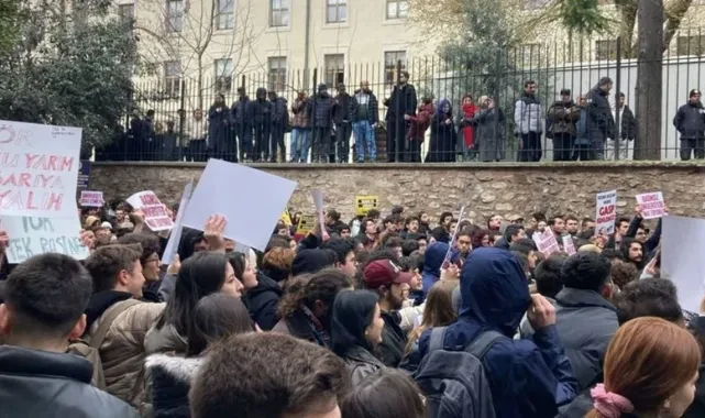 Protestoların Ardından Birçok İlde Ev Baskınları: Çok Sayıda Kişi Gözaltına Alındı