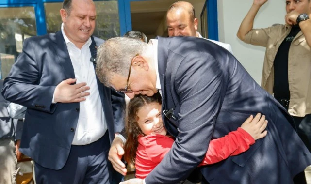 Başkan Tugay Menderes’in köylerinde üreticilerle buluştu