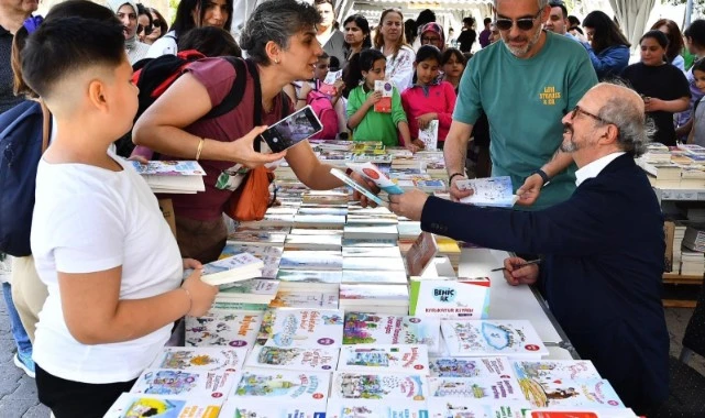 Behiç Ak: Çocuk dostu şehirlerde çocukları özgürleştirmeliyiz