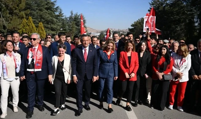 CHP Yasağa Rağmen Anıtkabir'e Yürüyecek, Özgür Özel'den Sert Sözler