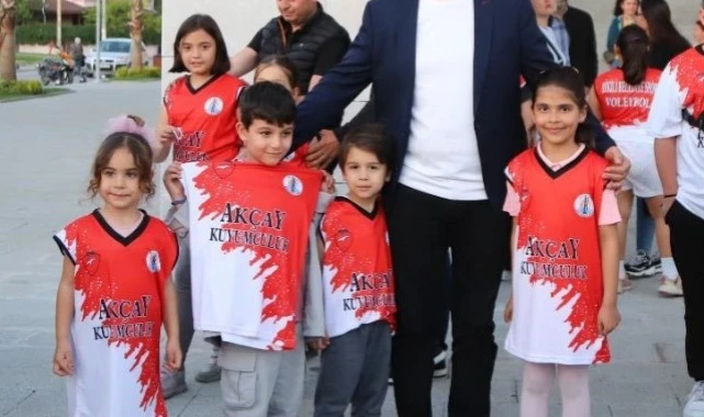Dikili Belediyesi’nden  Voleybol Altyapısına Güçlü Adım