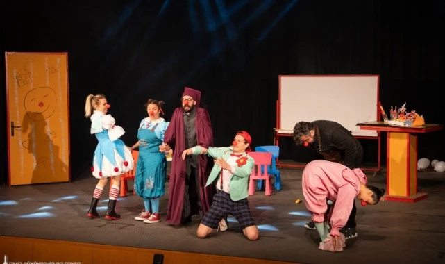 İzmir Şehir Tiyatroları’ndan çocuklara bayram armağanı
