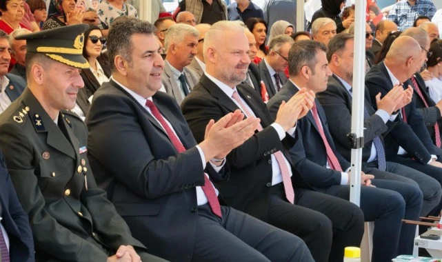 Menemen'de 23 Nisan coşkusu yaşandı