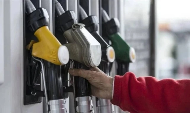 Motorine Büyük İndirim Geldi, Gözler Benzine Çevrildi