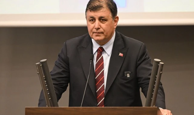 Başkan Tugay'dan grev açıklaması: "En düşük maaş 59 bin TL’nin üzerinde..."