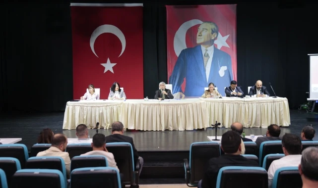 CHP Lideri Özel’e yapılan saldırı Konak Meclisi’nde kınandı 