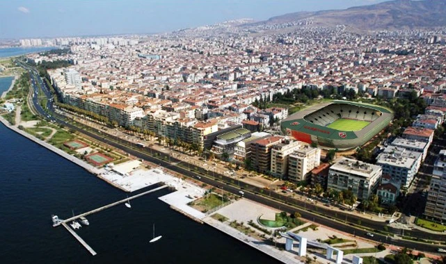 Karşıyaka Stadı'nda son durum: Büyükşehir istiyor, Bakanlık susuyor