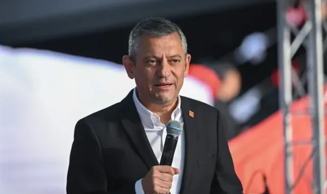 Özgür Özel'den AKP’li gençlere Erdoğan çağrısı