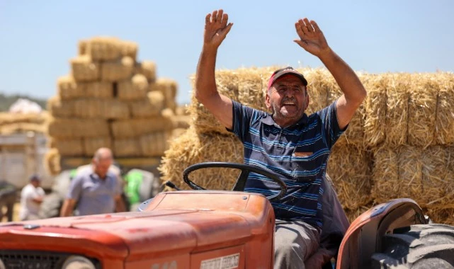 Buca Belediyesi’nden hayvancılık yapan köylülere saman balyası desteği   