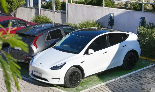 Elektrikli Araç Şarj İstasyonları İle 1400 Ağaca Bedel Temiz Enerji