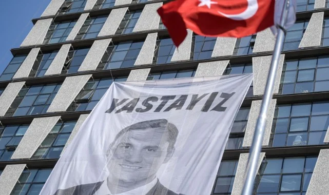 Ferdi Zeyrek gözyaşları ve alkışlarla uğurlandı