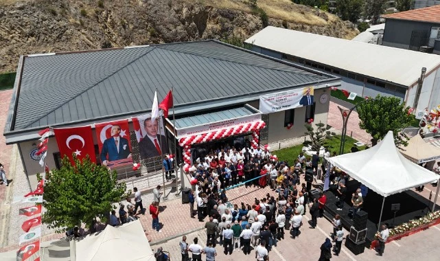 İzmir protokolü Menemen Ulukent Semt Polikliniği açılışında buluştu
