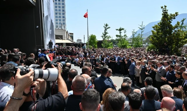 Manisa, Başkan Ferdi Zeyrek’e Gözyaşlarıyla Veda Etti
