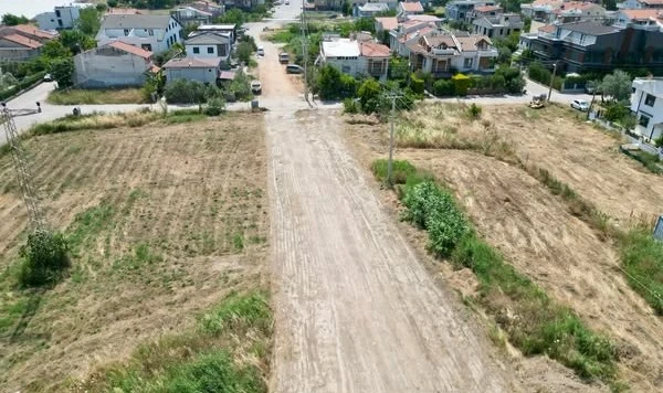 Urla’da 40 yıllık sorun çözüldü, sokaklar yenilendi
