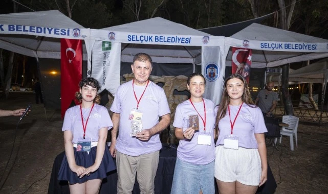 Başkan Tugay mobilya sektörünün geleceğine yön verecek formülleri anlattı