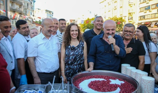 Karşıyaka’da anlamlı buluşma: Aşure kazanı dostluk ve barış için karıldı