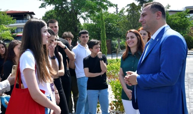 Bornova Belediyesi’nden 2 bin öğrenciye ücretsiz eğitim desteği