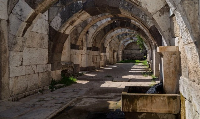 Büyükşehir’den Smyrna Antik Kenti’ne “tarihi destek”