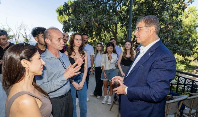 Şato’nun terasları İzmirliler için sosyal yaşam alanına dönüştü