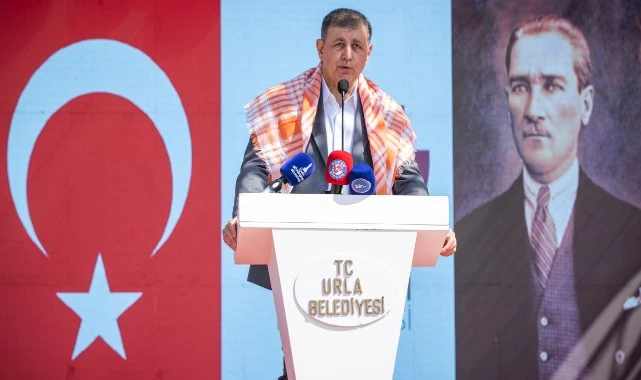 Urla’nın geleneksel bağbozumu şenliği renkli görüntülerle başladı