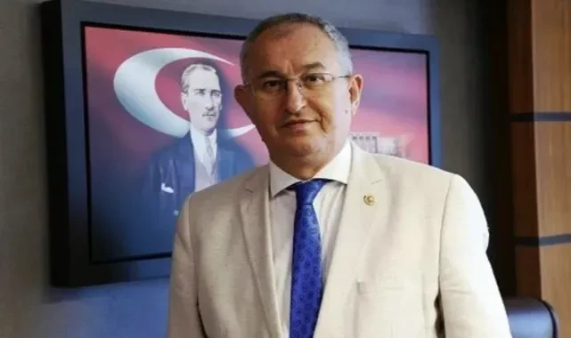 Eski CHP İzmir Milletvekili Atila Sertel gözaltına alındı