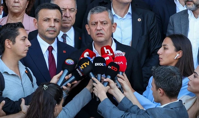 Özgür Özel'den, Erdoğan'a 'Boeing alımı' yanıtı: 'Canlı yayında Trump'a ayarı ver, seni karşılayıp elini sıkacağım!'