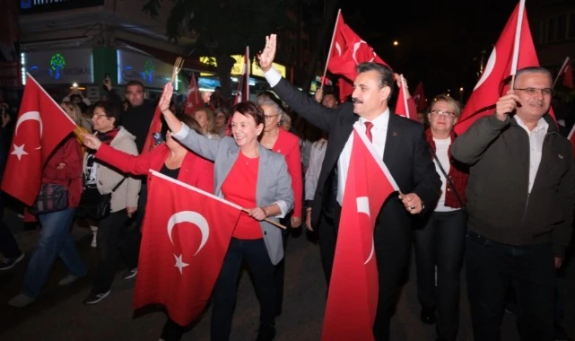 Dikili’de Cumhuriyet Bayramı Coşkusu