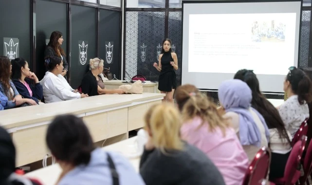 Mutlu Çocuklar’ın anneleri seminere katıldı