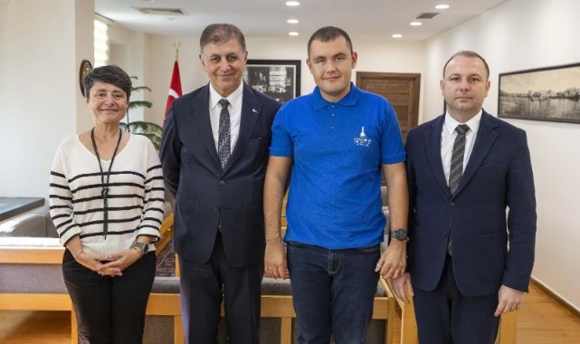 Tarihi başarılara imza atan Tuna, Başkan Tugay’la buluştu