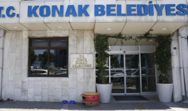 Konak Belediyesi'ne operasyon!